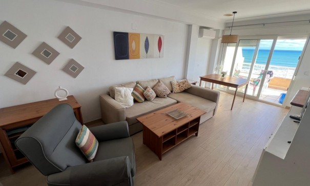 Revente - Appartement -
Torrevieja - La Mata pueblo