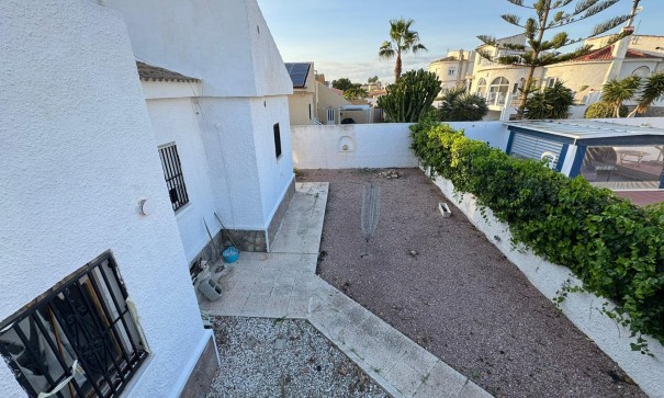 Sale - Detached Villa -
Torrevieja - San luis