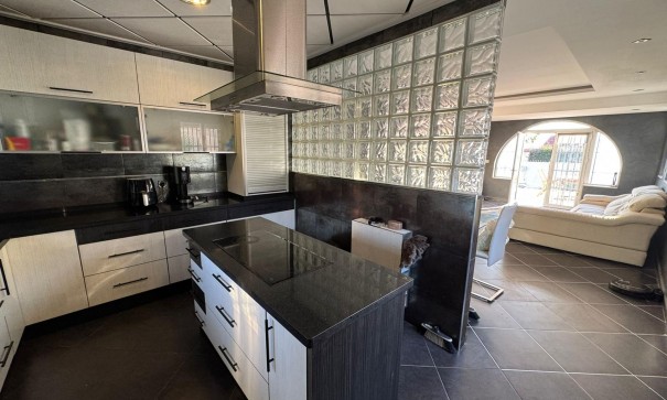 Sale - Detached Villa -
Torrevieja - San luis