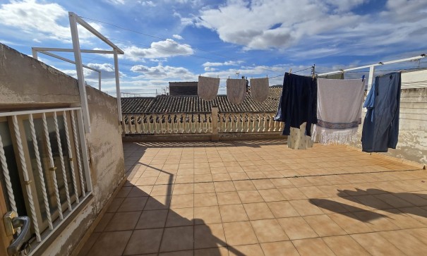 Videresalg - Byhus -
SAX