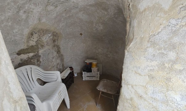 Videresalg - Byhus -
SAX