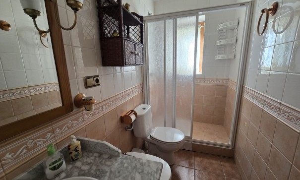 Videresalg - Byhus -
SAX