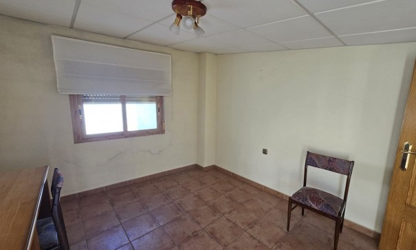 Videresalg - Byhus -
SAX