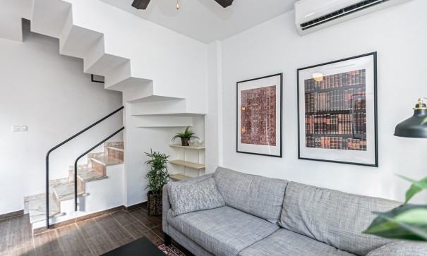 Sale - Town house -
Torrevieja - Torretas