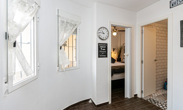 Sale - Town house -
Torrevieja - Torretas