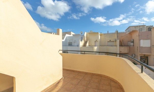 Sale - Town house -
Torrevieja - Torretas