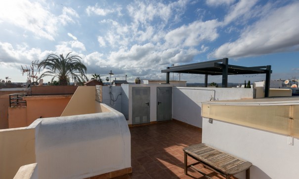 Sale - Town house -
Torrevieja - Torretas