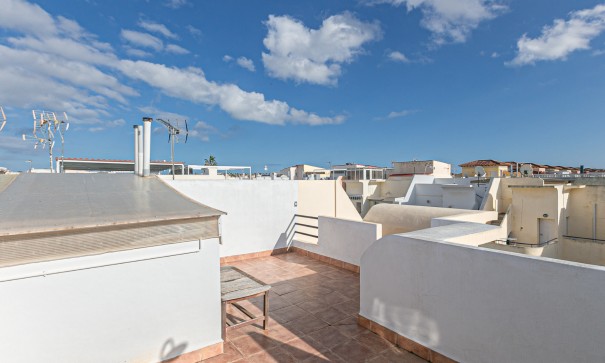 Sale - Town house -
Torrevieja - Torretas