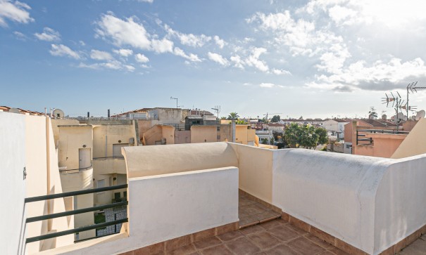 Sale - Town house -
Torrevieja - Torretas
