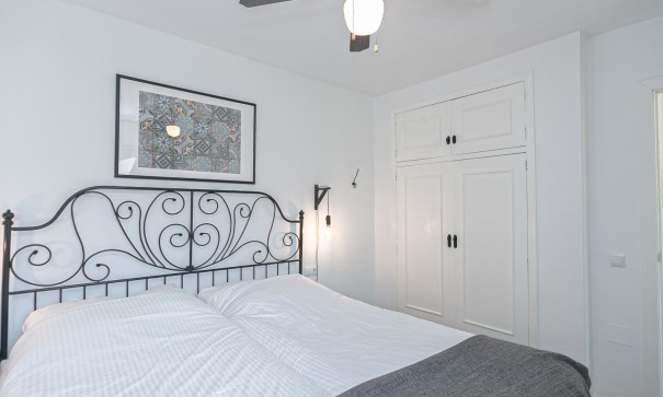 Sale - Town house -
Torrevieja - Torretas