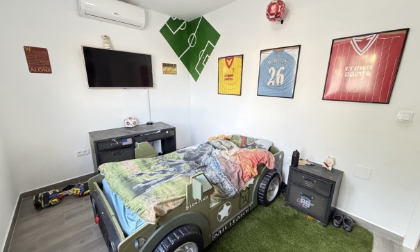 Videresalg - Fritliggende villa -
Villamartín