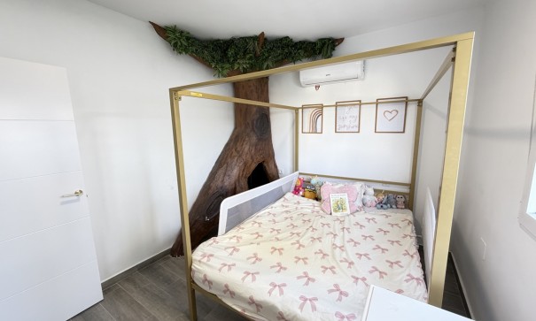 Videresalg - Fritliggende villa -
Villamartín