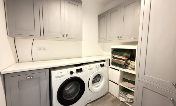 Videresalg - Fritliggende villa -
Villamartín