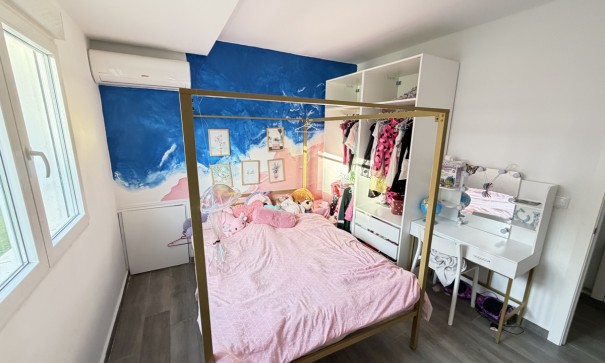 Videresalg - Fritliggende villa -
Villamartín