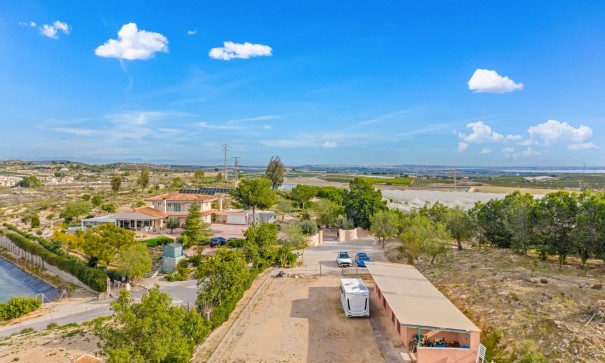 Återförsäljning - Finca lantlig egendom -
Torremendo