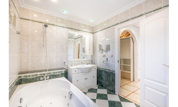 Sale - Detached Villa -
Torrevieja - El chaparral