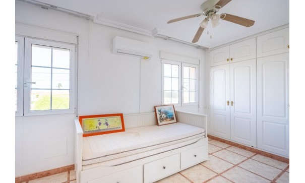 Sale - Detached Villa -
Torrevieja - El chaparral