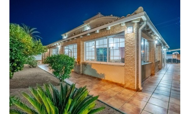 Sale - Detached Villa -
Torrevieja - El chaparral