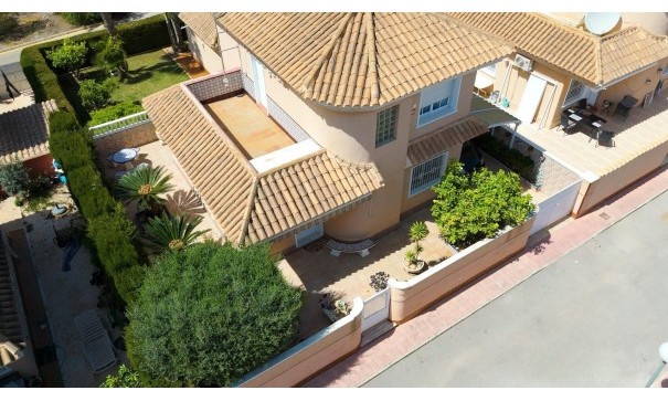 Sale - Town house -
Torrevieja - Los Balcones - Los Altos del Edén