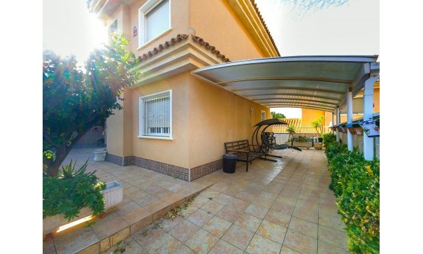 Sale - Town house -
Torrevieja - Los Balcones - Los Altos del Edén