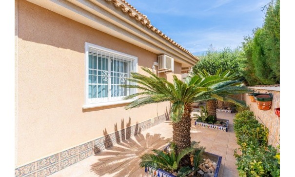 Sale - Town house -
Torrevieja - Los Balcones - Los Altos del Edén