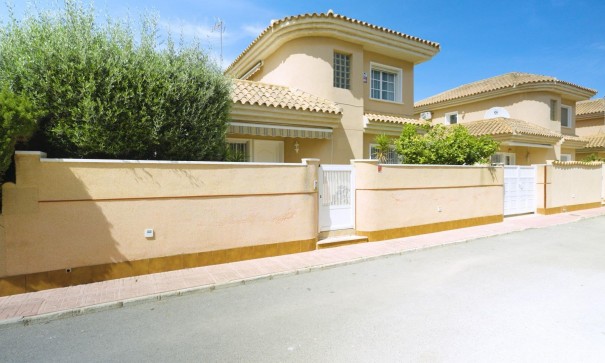 Sale - Town house -
Torrevieja - Los Balcones - Los Altos del Edén