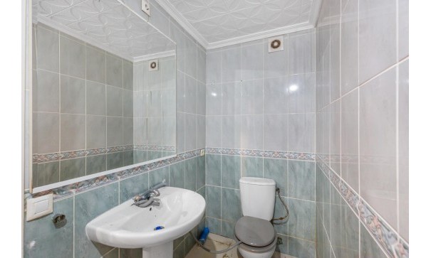 Sale - Apartment Flat -
Torrevieja - Centro - Muelle Pesquero