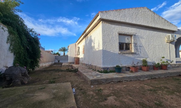 Sale - Detached Villa -
Torrevieja - El Chaparal