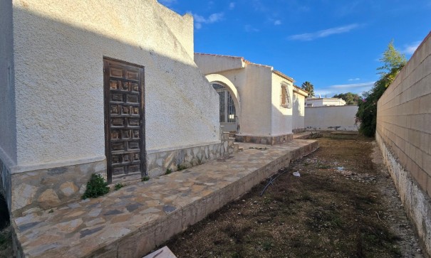 Sale - Detached Villa -
Torrevieja - El Chaparal