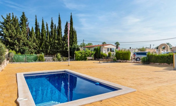 Venta - Finca Propiedad rural -
Los Montesinos