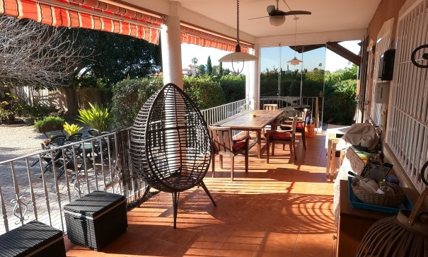 Återförsäljning - Finca lantlig egendom -
Orihuela