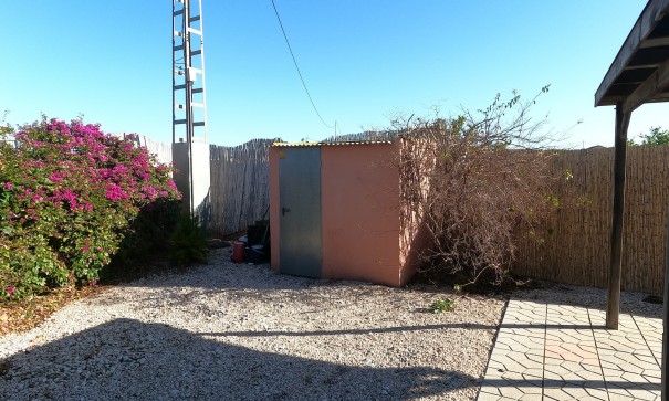 Återförsäljning - Finca lantlig egendom -
Orihuela