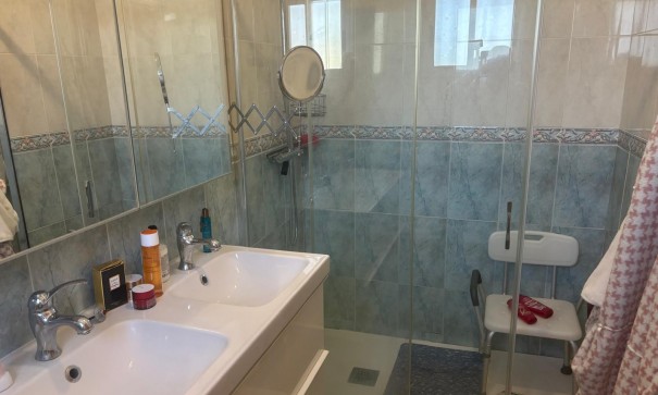 Venta - Chalet Independiente -
Albatera