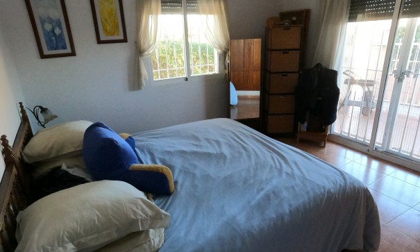 Återförsäljning - Finca lantlig egendom -
Orihuela