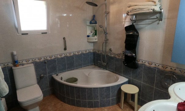 Återförsäljning - Finca lantlig egendom -
Orihuela