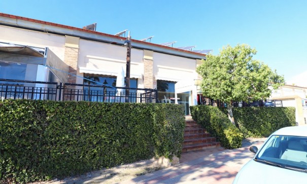 Venta - Comercial -
Algorfa - La Finca Golf Resort