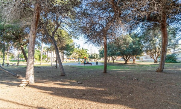 Sprzedaż - Dom miejski -
Torrevieja - Los Balcones - Los Altos del Edén