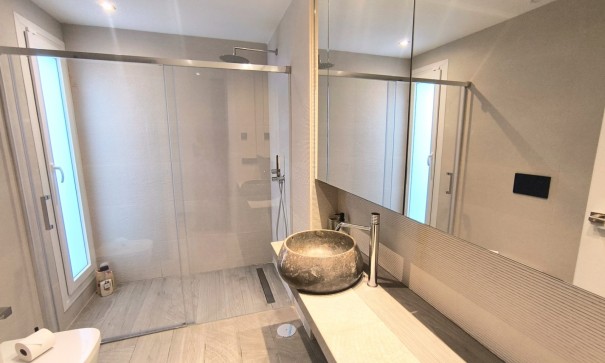 Venta - Chalet Independiente -
Algorfa