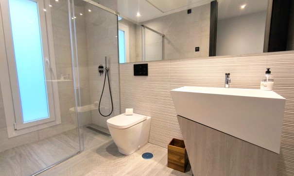 Venta - Chalet Independiente -
Algorfa