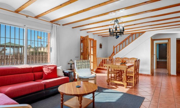 Videresalg - Finca landejendom -
Los Montesinos