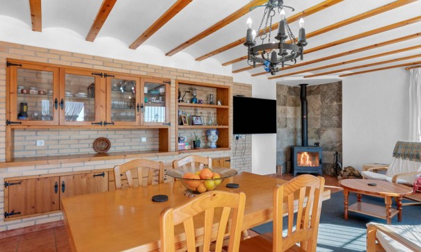 Videresalg - Finca landejendom -
Los Montesinos