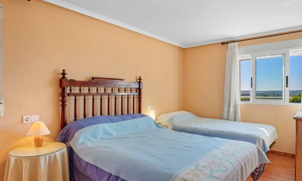 Videresalg - Finca landejendom -
Los Montesinos