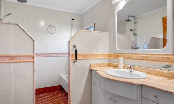 Videresalg - Finca landejendom -
Los Montesinos