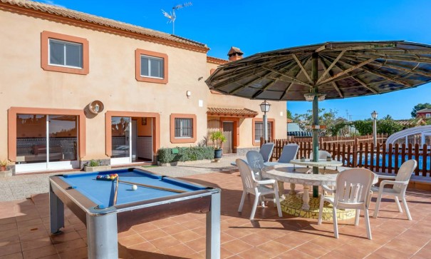 Videresalg - Finca landejendom -
Los Montesinos