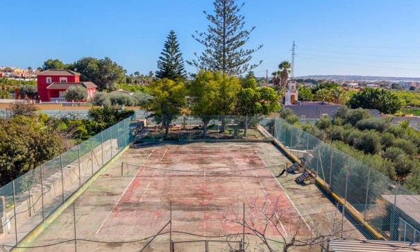 Videresalg - Finca landejendom -
Los Montesinos