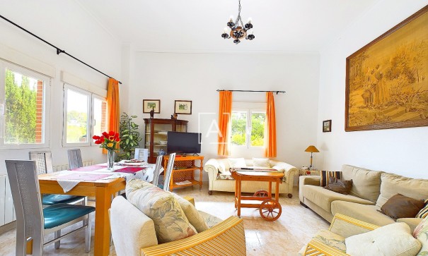 Venta - Chalet Independiente -
Pinar de Campoverde