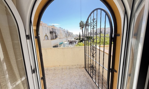 Videresalg - Byhus -
La Florida