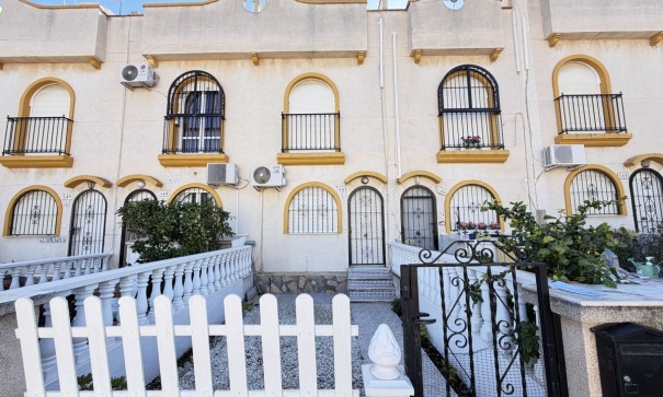 Videresalg - Byhus -
La Florida