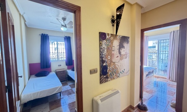 Herverkoop - Halfvrijstaande villa -
Villamartín