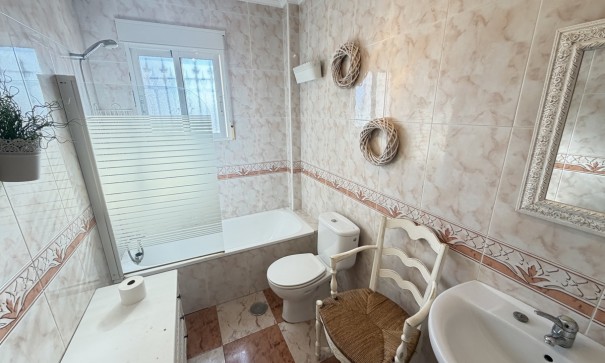 Herverkoop - Halfvrijstaande villa -
Villamartín